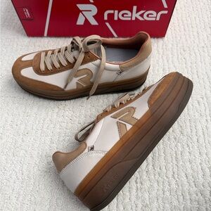 NWT Rieker W3700 Kanani Sneaker Beige 39